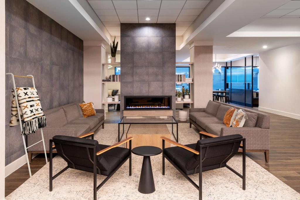 DoubleTree by Hilton Denver Cherry Creek, CO photo 4
