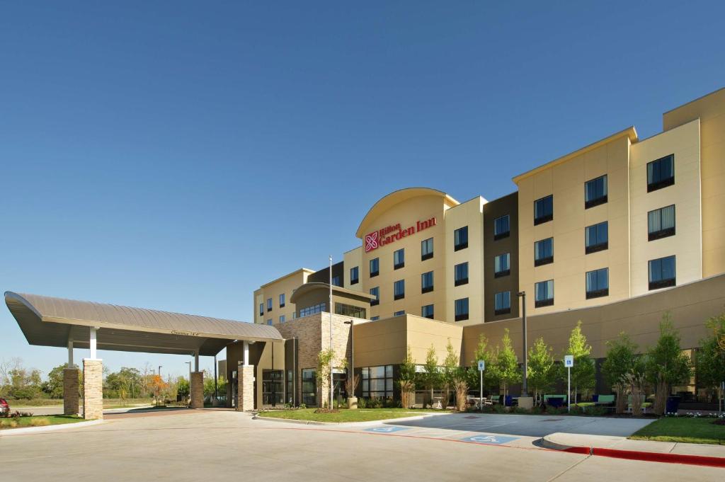 Hilton Garden Inn College Station photo 2