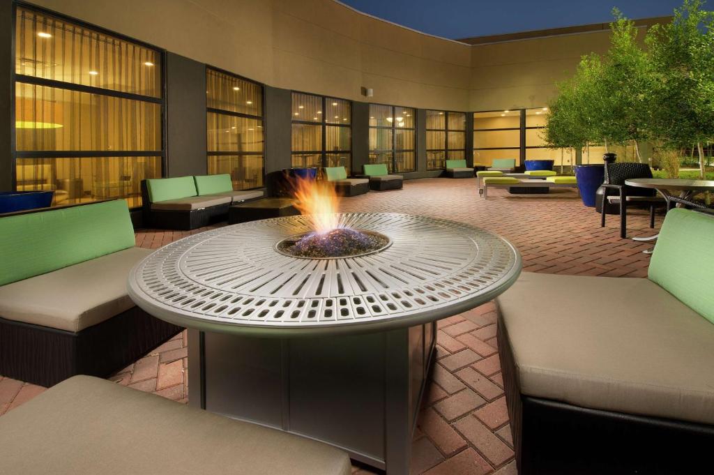 Hilton Garden Inn College Station photo 1