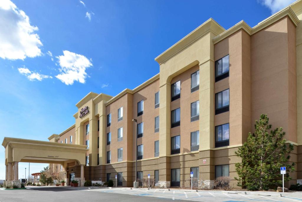 Hampton Inn & Suites Albuquerque-Coors Road image