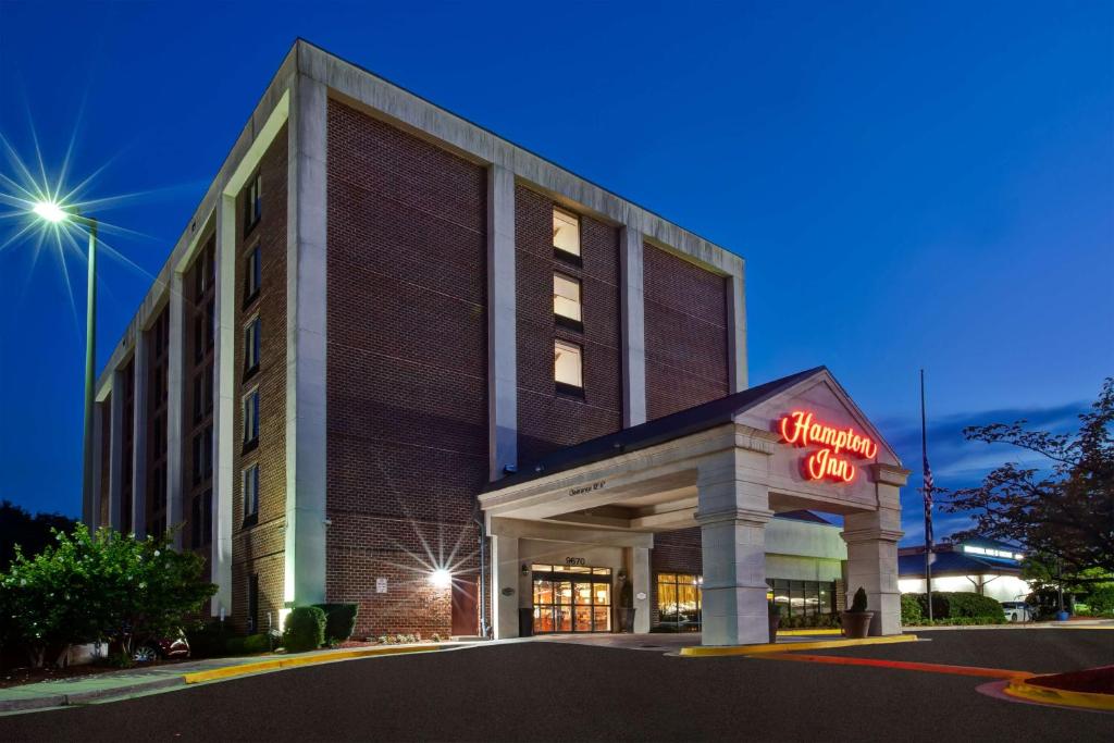 Hampton Inn College Park image