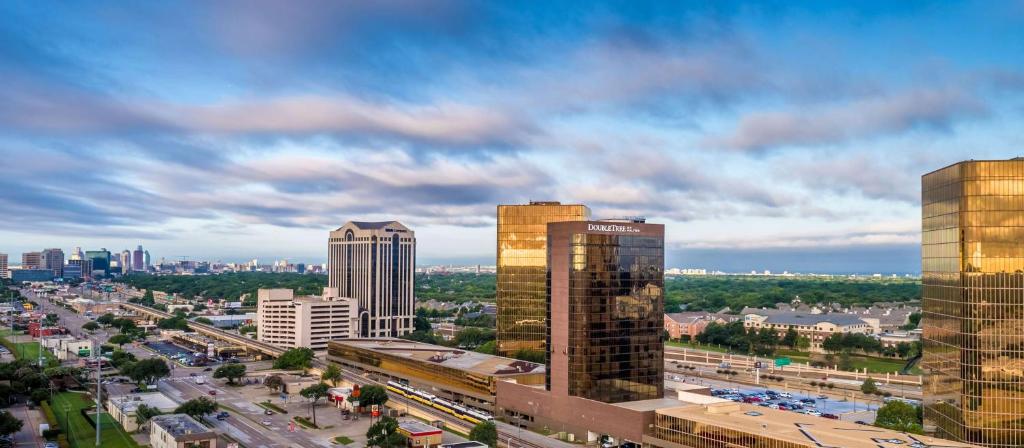 DoubleTree by Hilton Dallas - Campbell Centre image