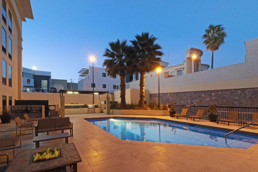 Hampton by Hilton Chihuahua photo 3