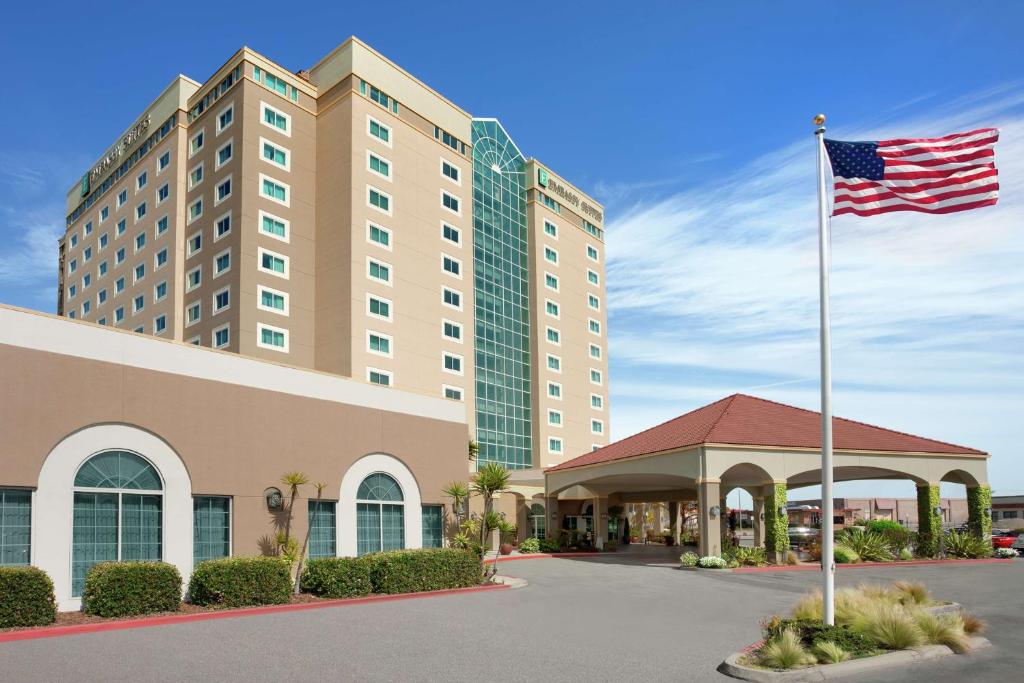 Embassy Suites by Hilton Monterey Bay Seaside image