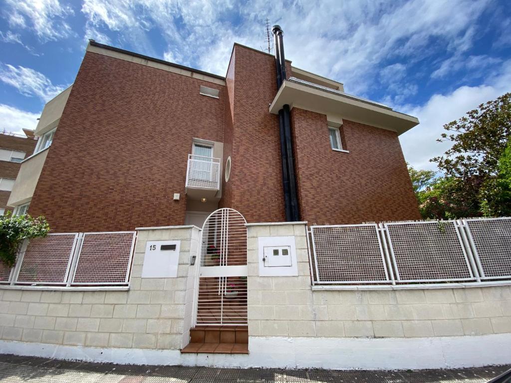 Casa Ideal Grupos y familias a 5 minutos de Pamplona, jardín particular y txoko photo 2