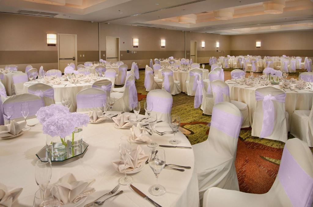 DoubleTree by Hilton Dulles Airport-Sterling photo 3