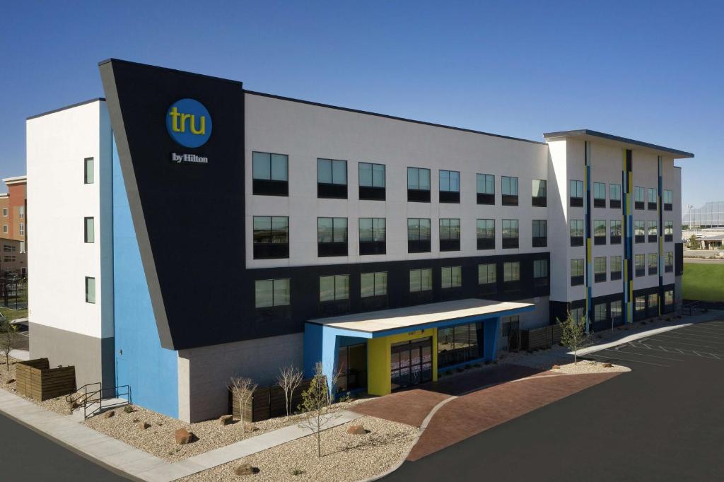 Tru by Hilton Lubbock Southwest image