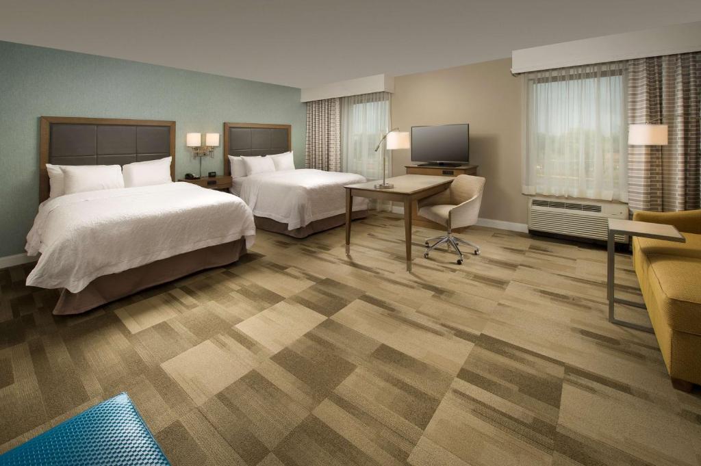 Hampton Inn & Suites by Hilton Syracuse/Carrier Circle - Tap to explore photos