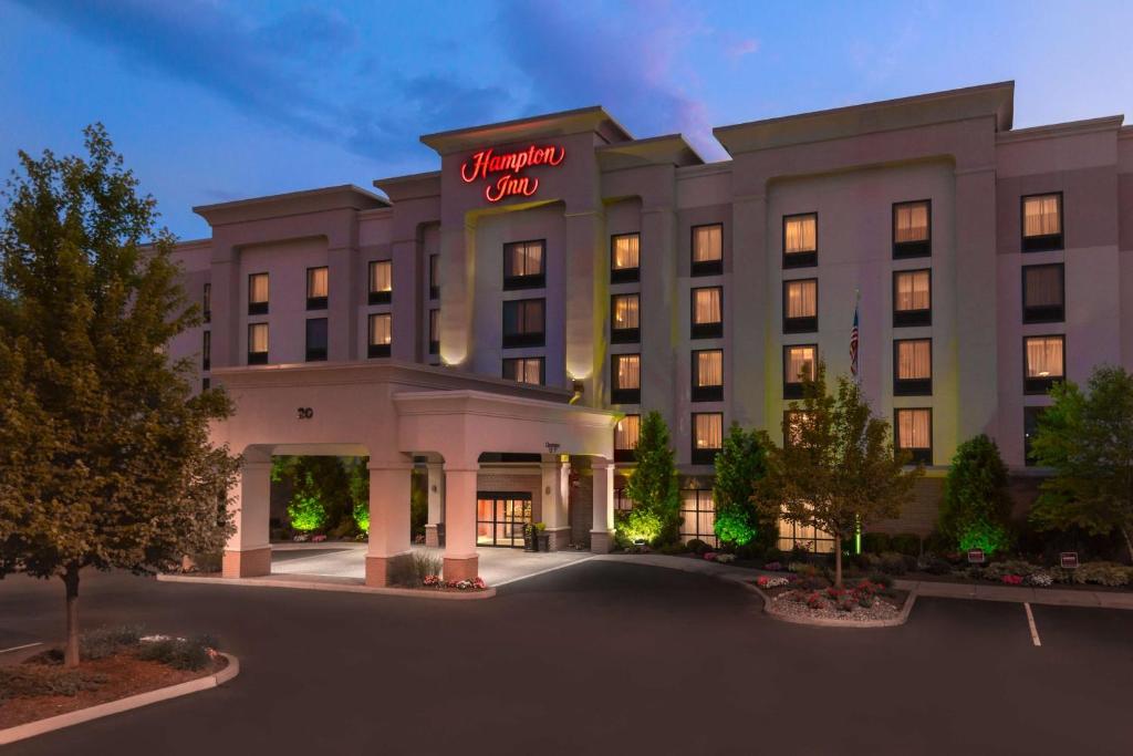Hampton Inn Springfield South Enfield image