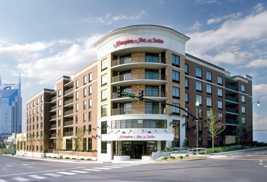 Hampton Inn & Suites Nashville Downtown image