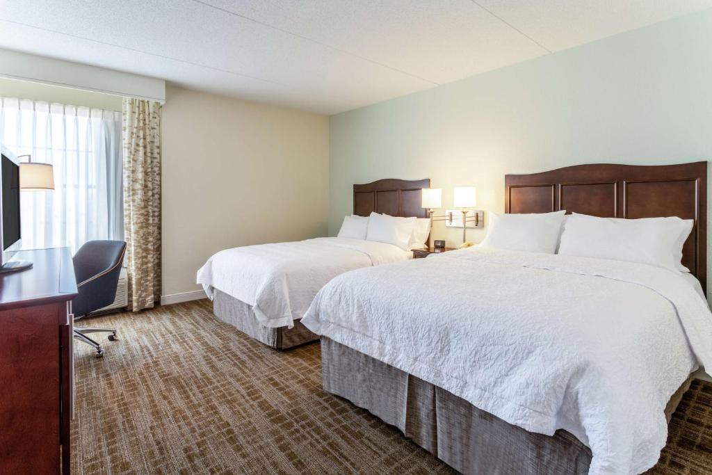 Hampton Inn Boston/Peabody image