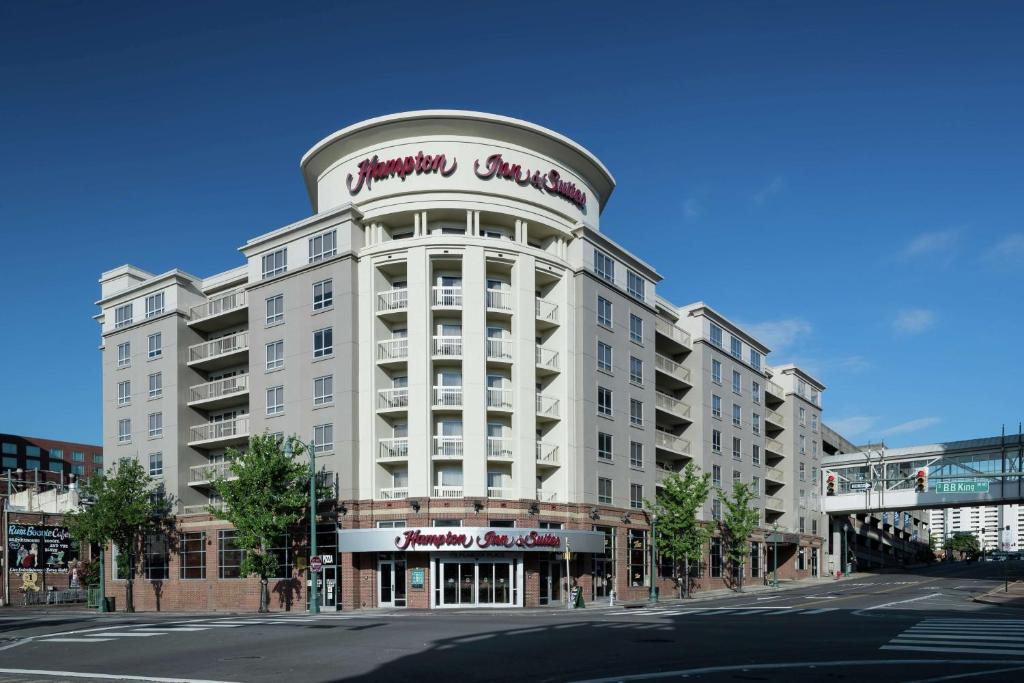 Hampton Inn & Suites Memphis-Beale Street image