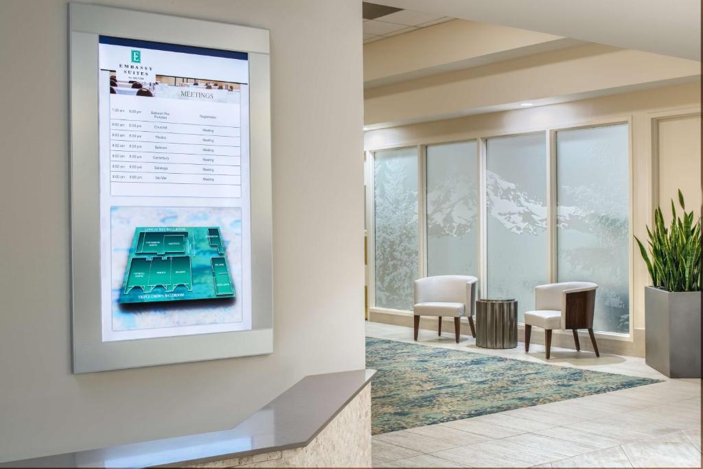Embassy Suites By Hilton Seattle - Tacoma International Airport photo 4