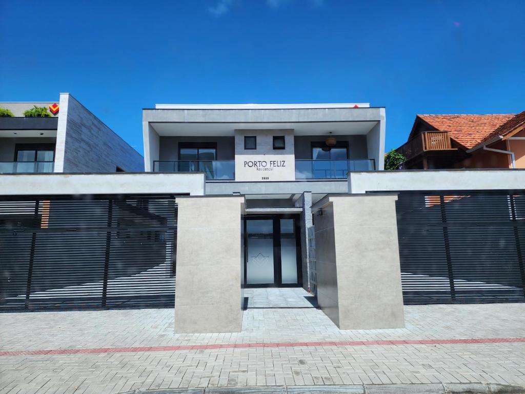APARTAMENTO TÉRREO EXCLUSIVO À BEIRA MAR E 3 SUÍTES , 101 PORTO FELIZ Mariscal photo 4