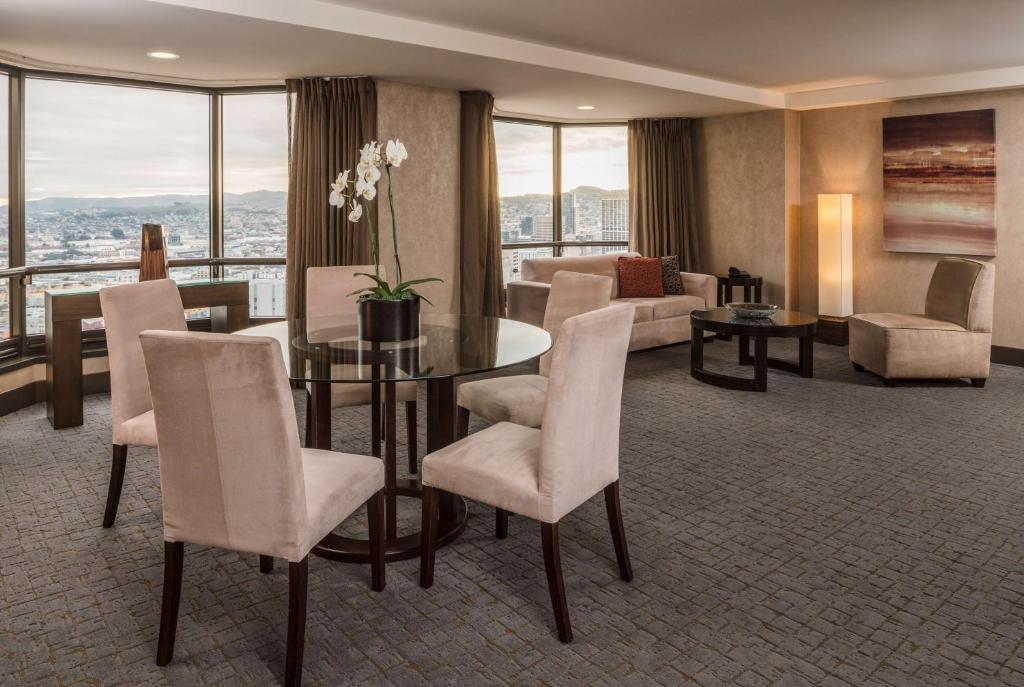 Parc 55 San Francisco - A Hilton Hotel Room Type - Sunset Suite - One King Bed