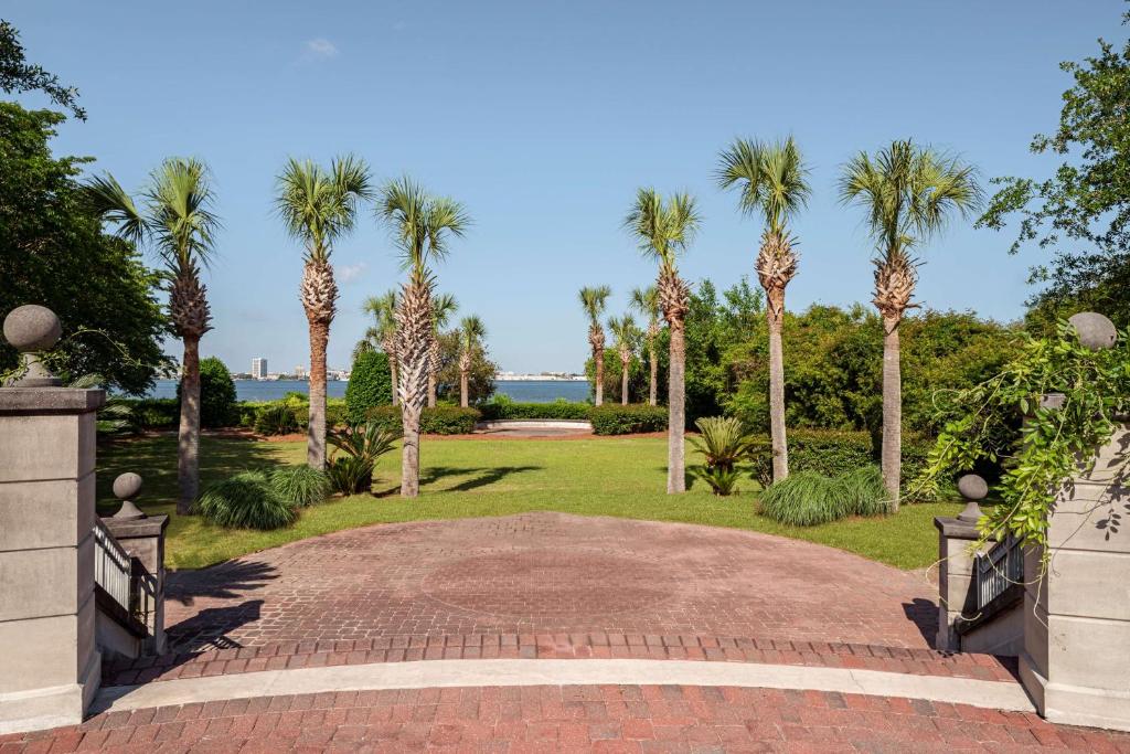 Embassy Suites by Hilton Charleston Harbor Mt. Pleasant photo 4