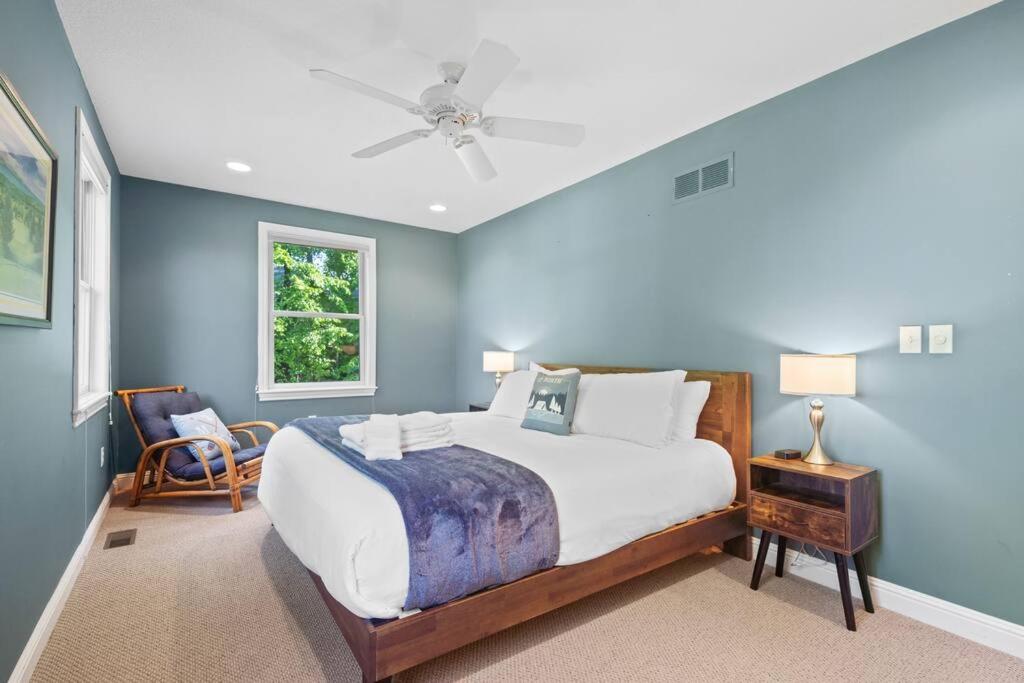 Blissful Boyne City Retreat: Luxurious & Modern! Sleeps 15! photo 3