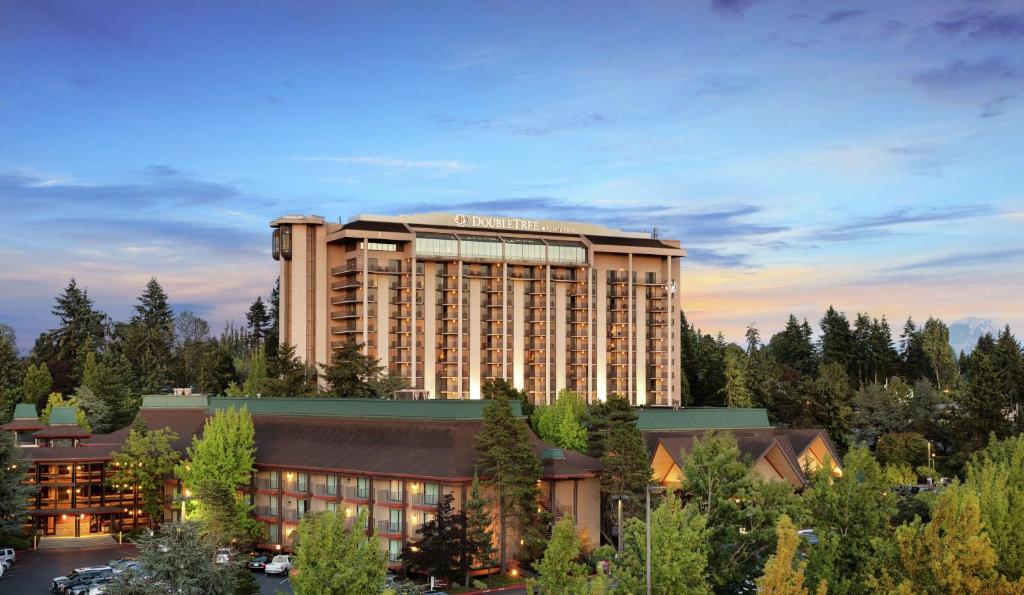DoubleTree by Hilton Seattle Airport image