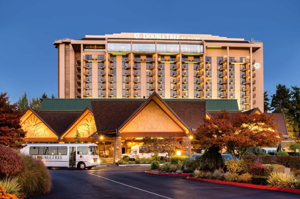 DoubleTree by Hilton Seattle Airport photo 1