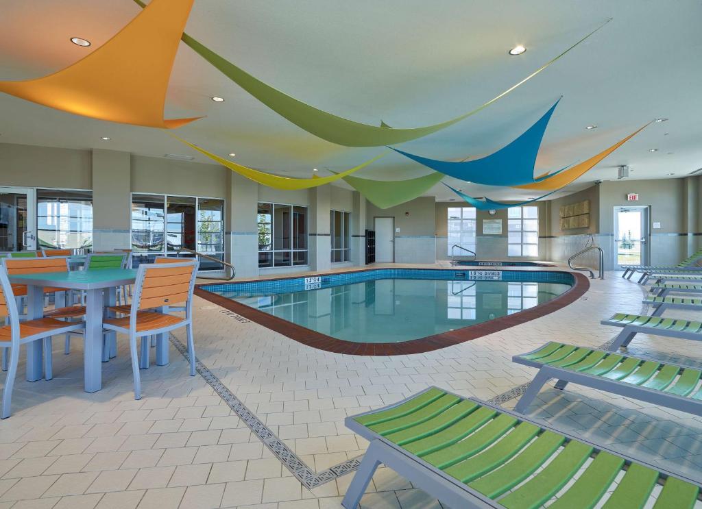 Hampton Inn by Hilton Calgary Airport North photo 4