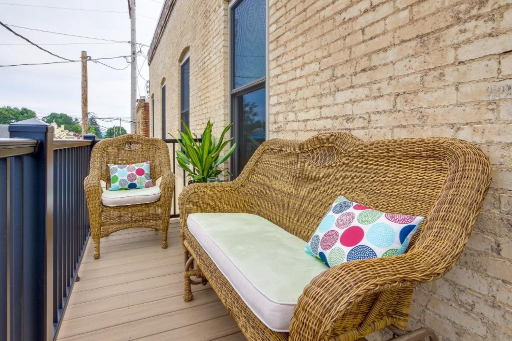 Downtown Millersburg Retreat with Sleek Interior! photo 2