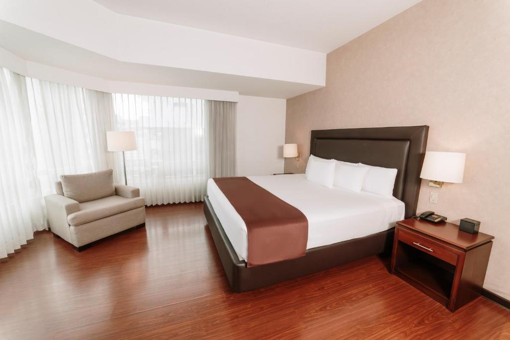 Hotel Clarion Suites Guatemala photo 2