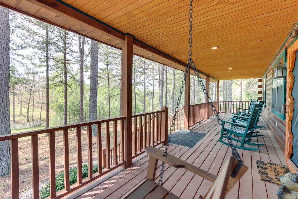 Blairsville Cabin in the Pines 1 Mi to Lake photo 1