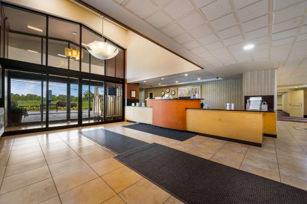 Best Western Detroit Livonia photo 3