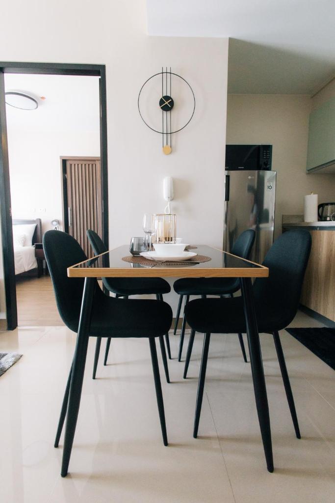 The Onyx at One Regis Upper Penthouse flat photo 1