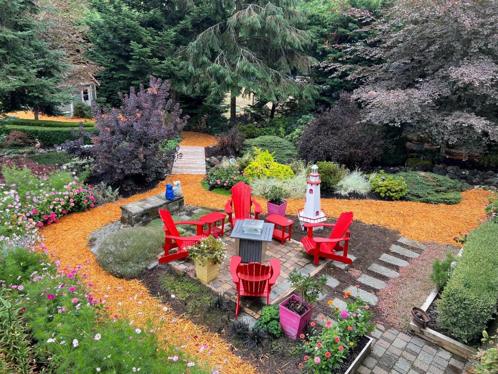 Little Bear Garden View Suites-Hummingbird photo 1