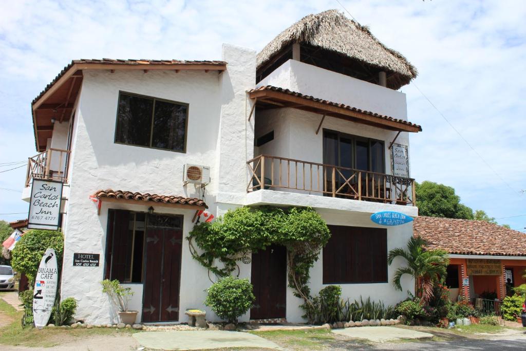 Hotel San Carlos Beach .