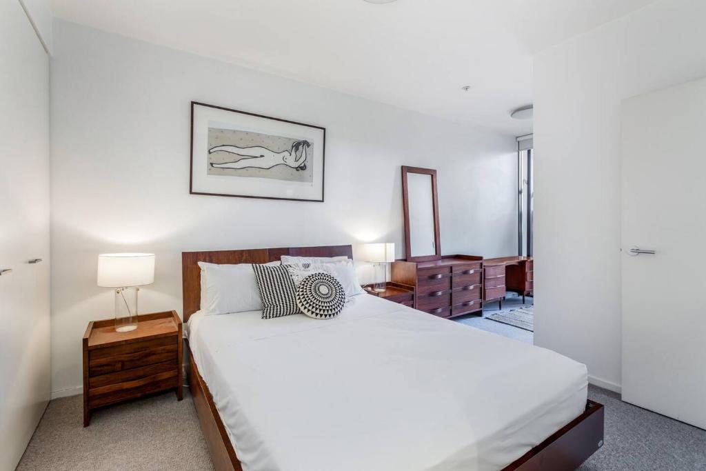 'The View at Docklands' Resort style City Living photo 2