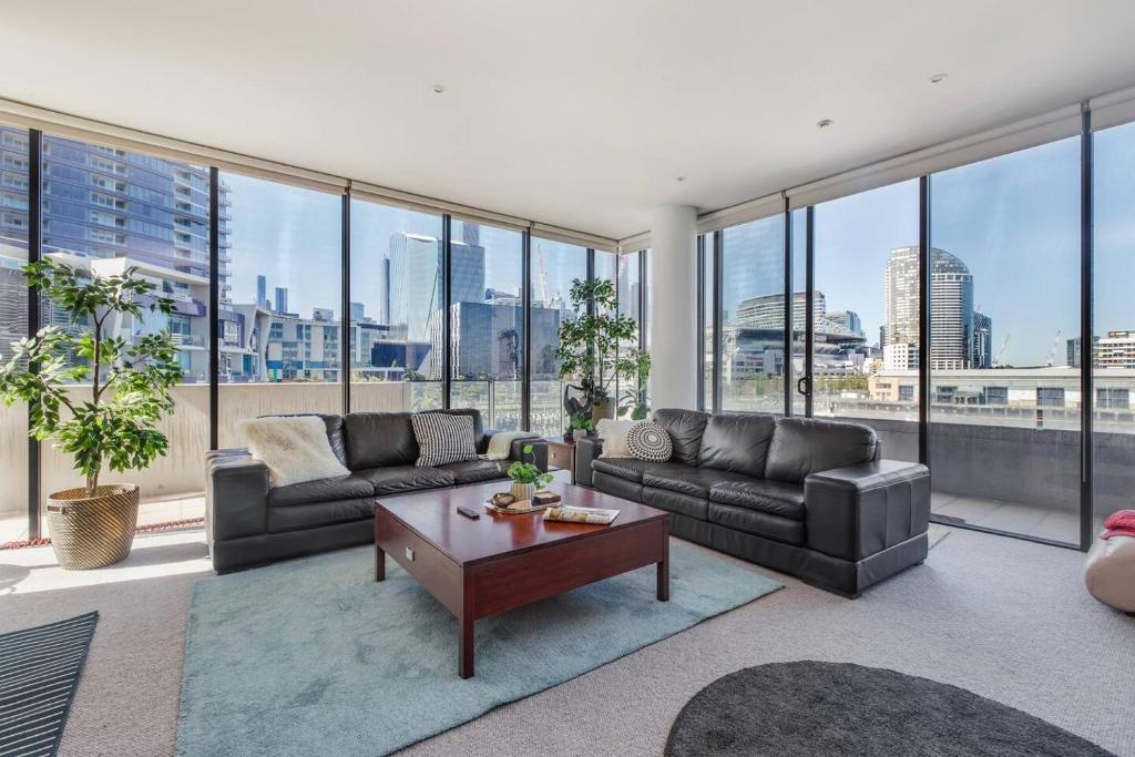 'The View at Docklands' Resort style City Living photo 3