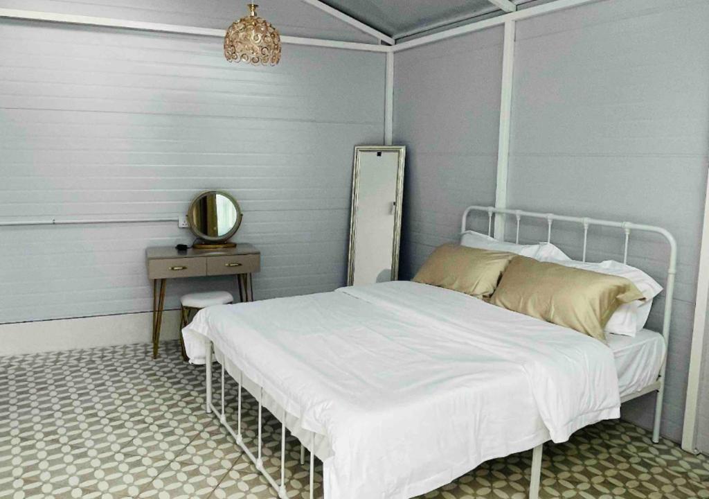 British Granny's Cottage in Penang Island photo 2