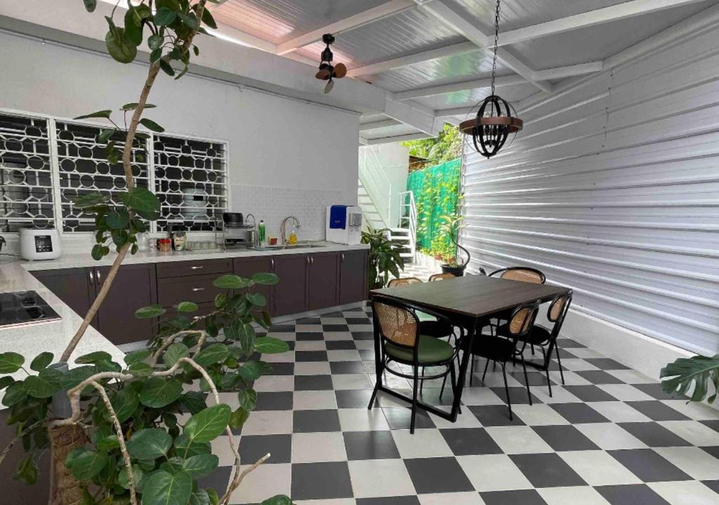 British Granny's Cottage in Penang Island photo 3