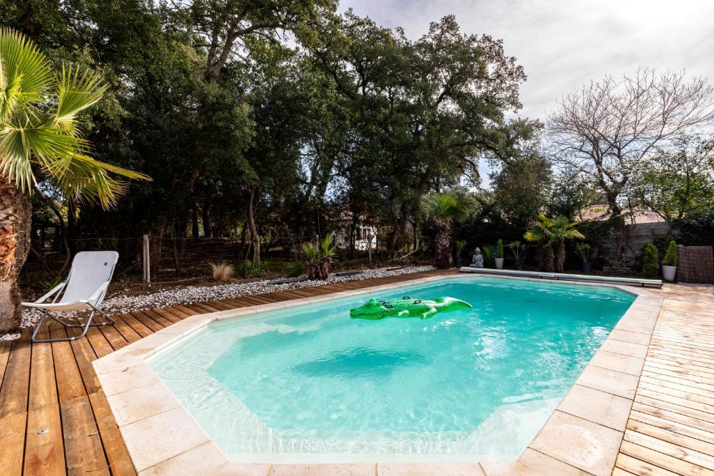 Landaise le lagunak avec piscine chauffée à 900 M de la plage