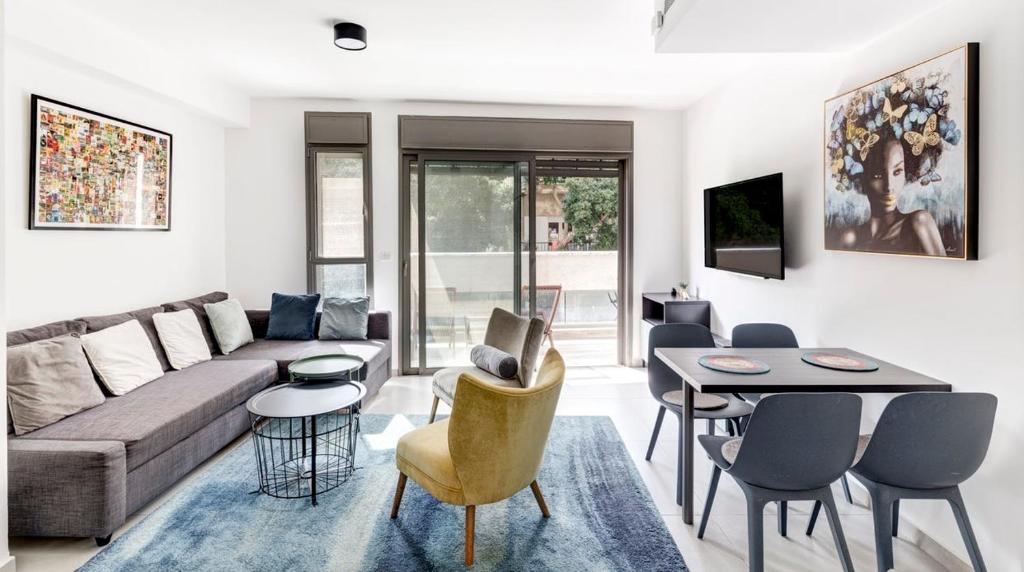 Beautiful 2BDR close to Bialik Place by HolyGuest