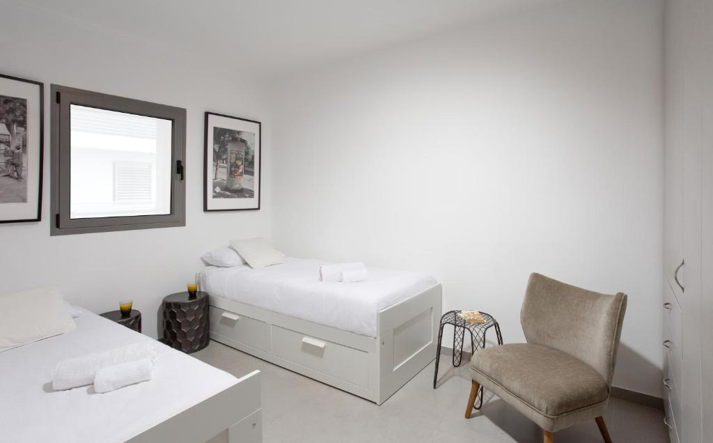 Beautiful 2BDR close to Bialik Place by HolyGuest photo 4