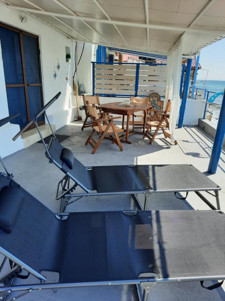 Avgoustos Beach House photo 3