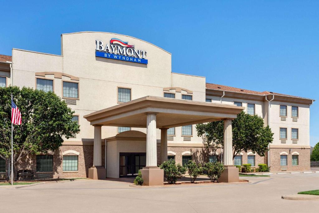 Baymont by Wyndham Wichita Falls photo 2