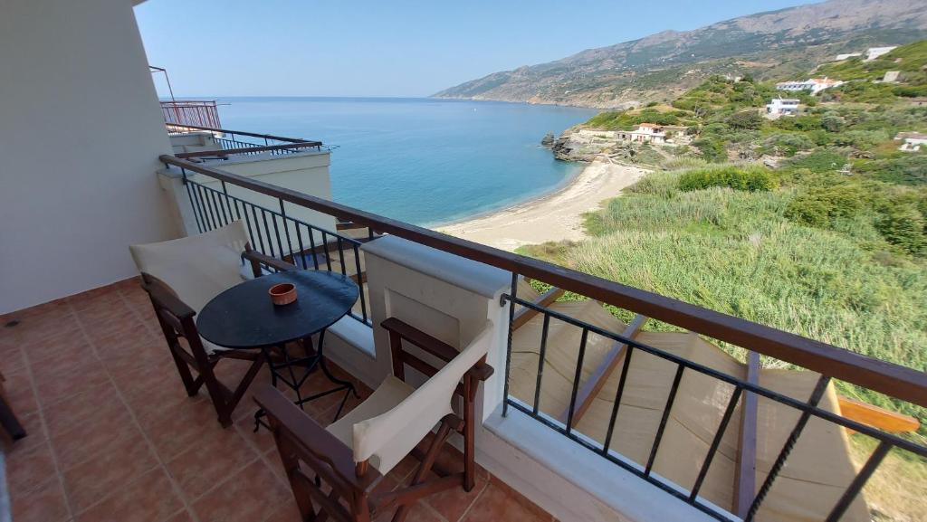 Anarrousa Studios & Apartments photo 3