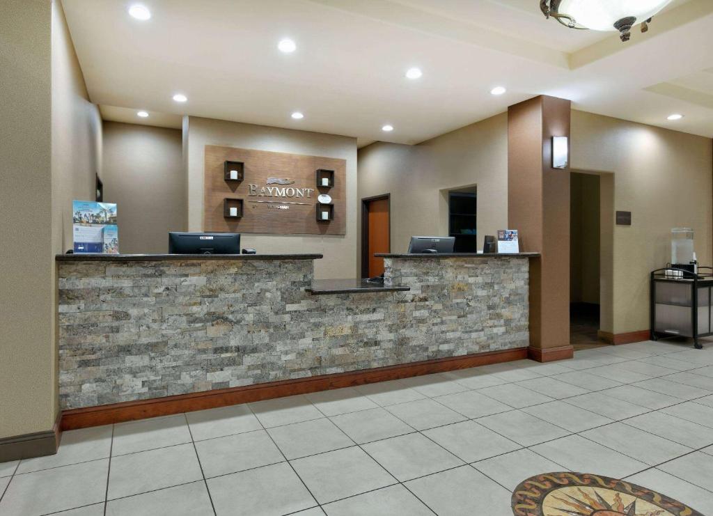 Baymont Inn & Suites by Wyndham Glen Rose photo 4