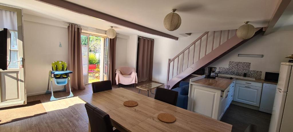 2 logements indépendants à Malièvre à 10min du parc Puy du Fo photo 3