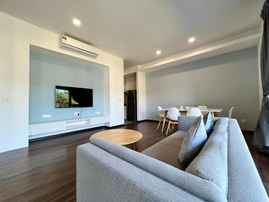 Roxy Sematan Beach Townhouse Deluxe 7 ,8 ,9 photo 2