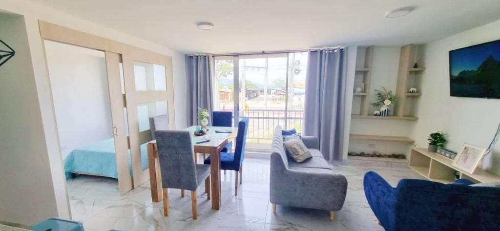 Se renta apartamento hermoso amoblado en Ibague sector picaleña photo 3
