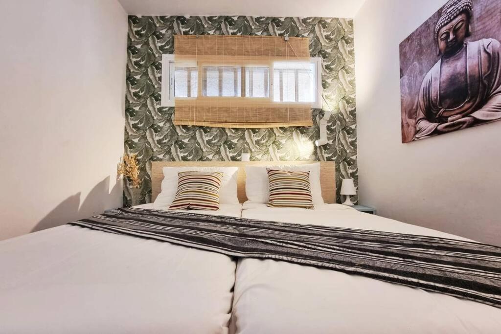 Stylish bungalow with sea views photo 4