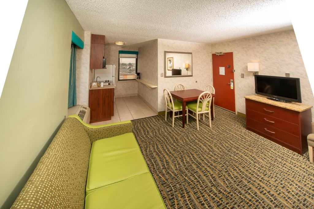 The Breakers Resort Inn photo 3