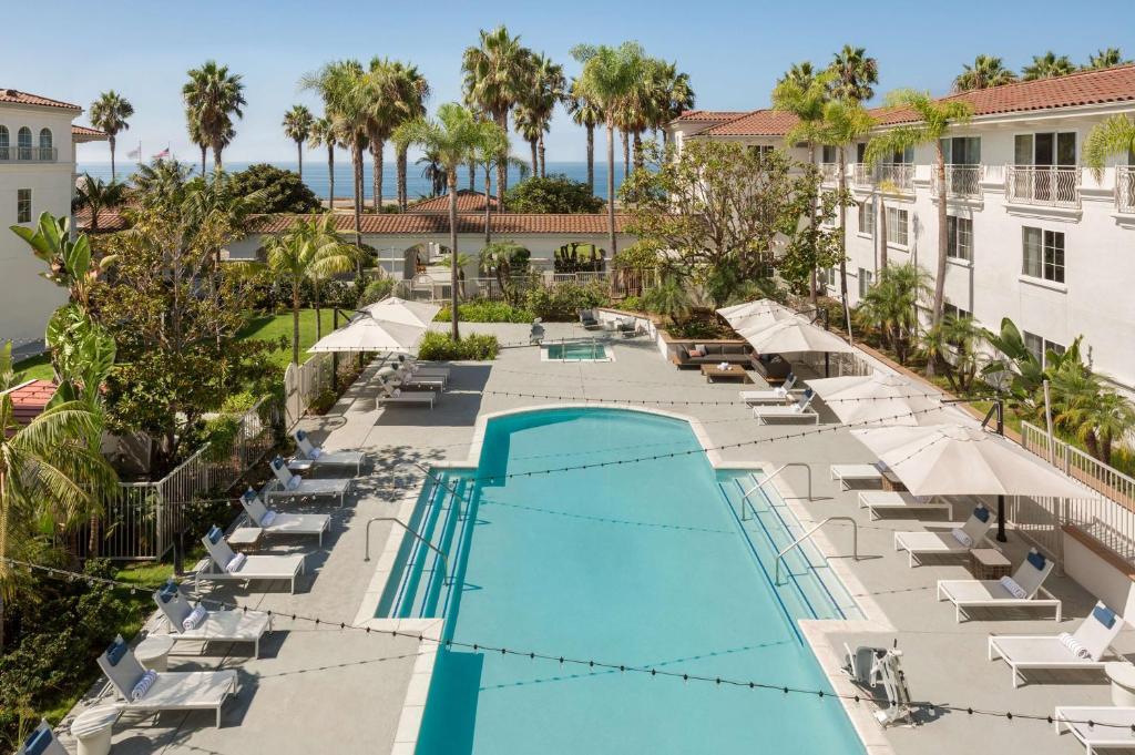 Hilton Garden Inn Carlsbad Beach image