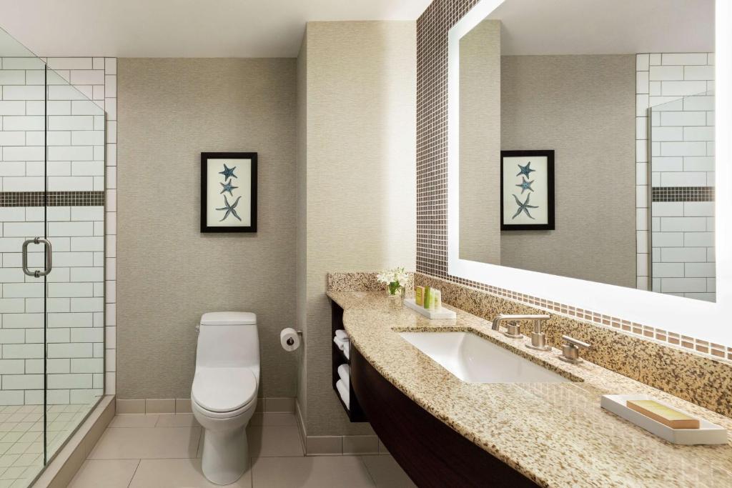 Cape Rey Carlsbad Beach, a Hilton Resort and Spa Room Type - Queen Room with Two Queen Beds