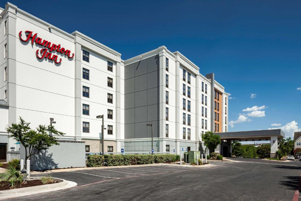 Hampton Inn Austin Round Rock photo 3